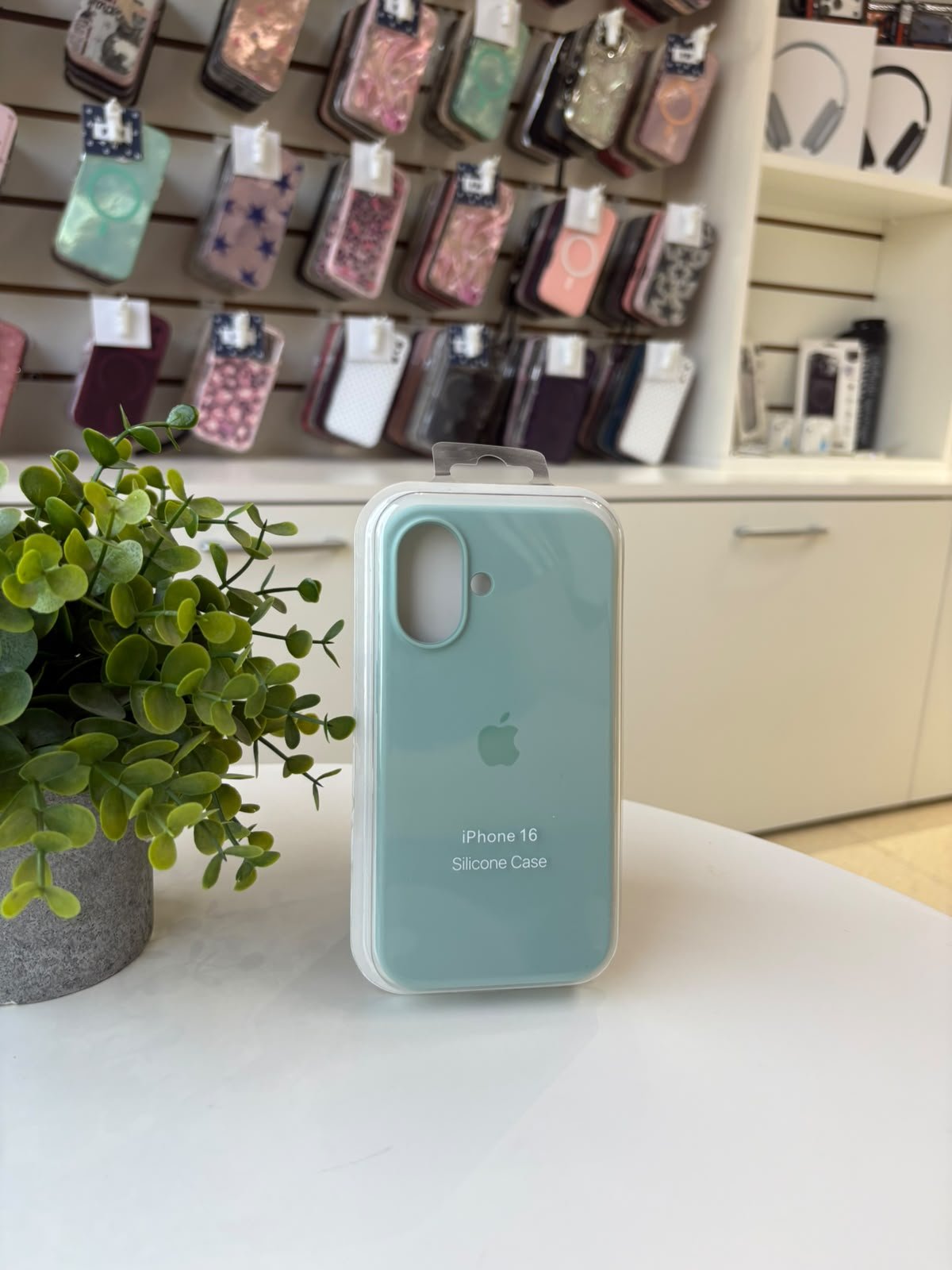 Silicone Case color Aquamarin, para iPhone 16