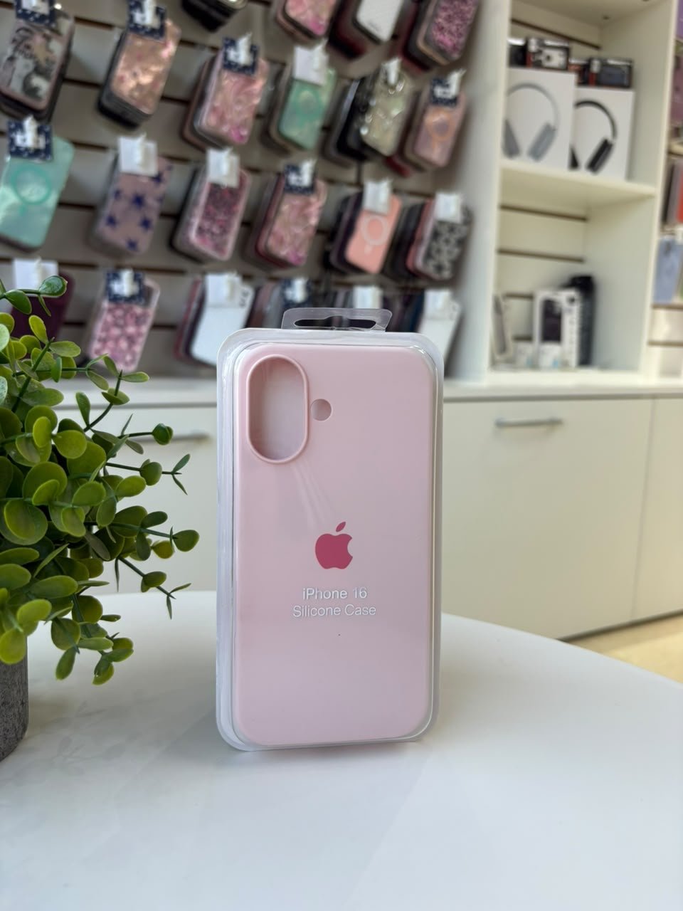 Silicone Case color Rosa bebé, para iPhone 16
